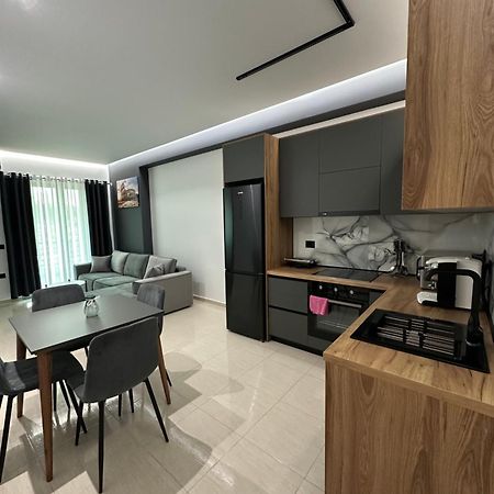 Gael Luxury Apartment Berat Buitenkant foto