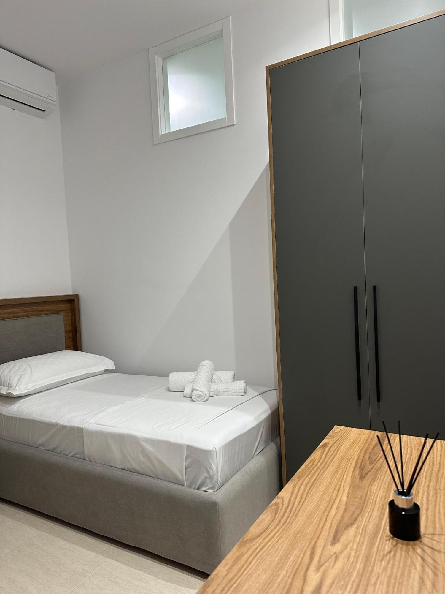 Gael Luxury Apartment Berat Buitenkant foto