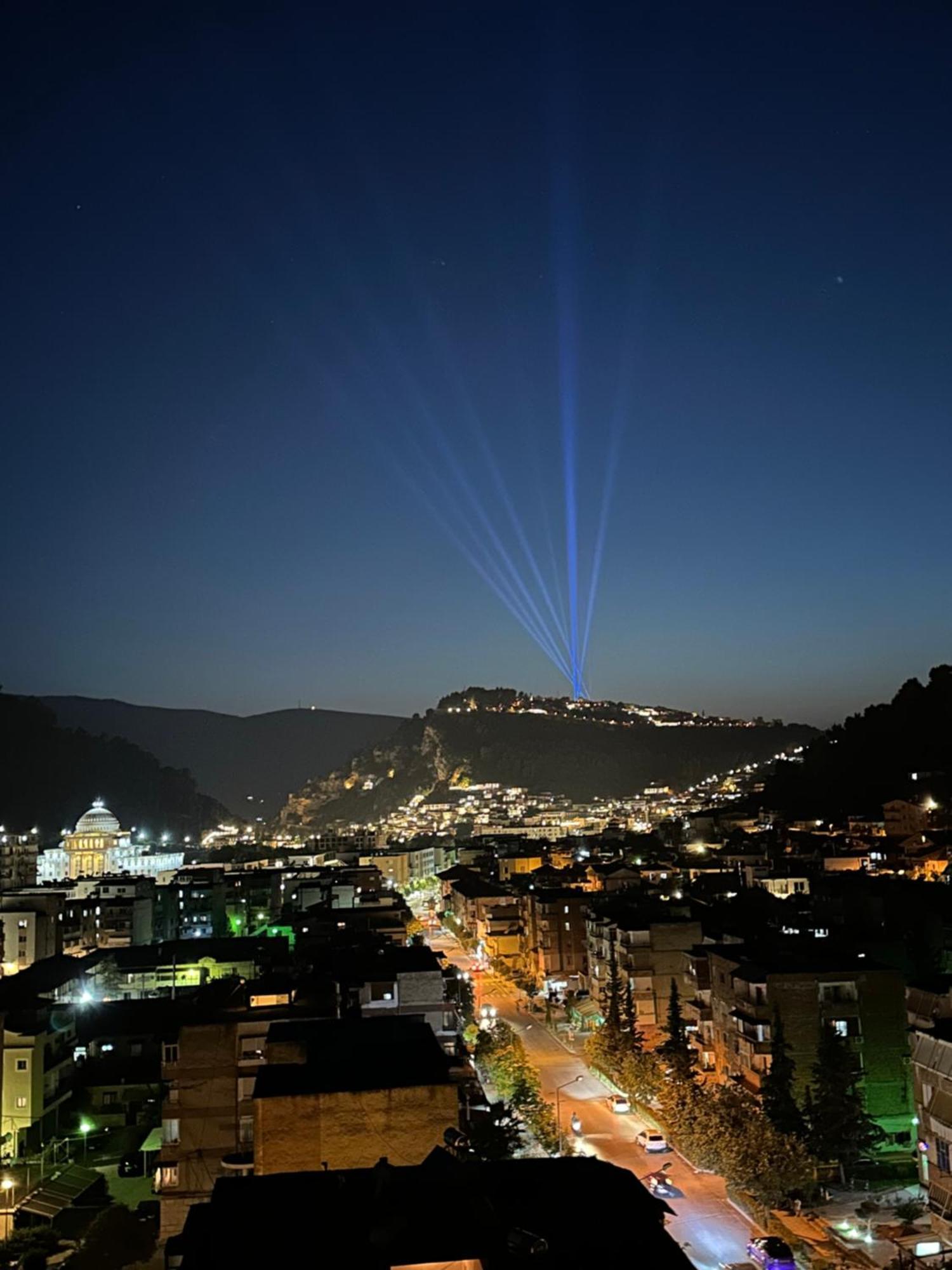 Gael Luxury Apartment Berat Buitenkant foto