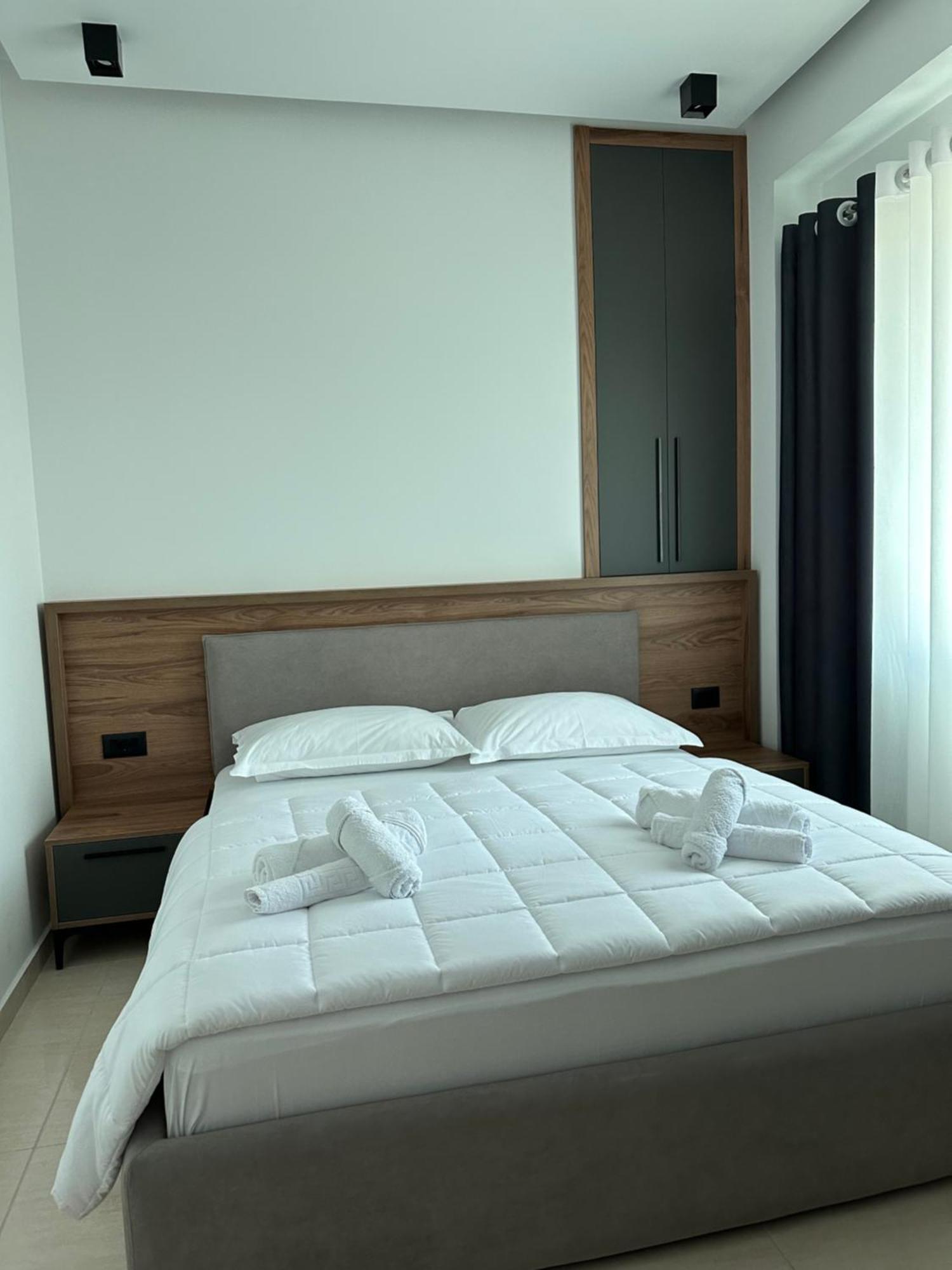 Gael Luxury Apartment Berat Buitenkant foto